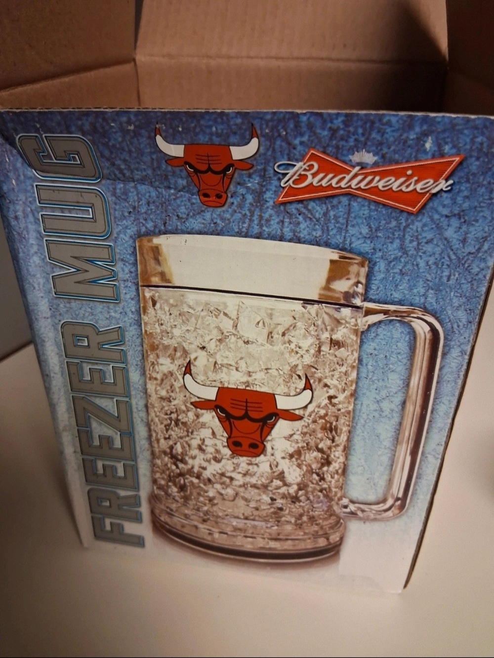 Budweiser Clear Freezer Mug with Red Chicago Bulls Logo